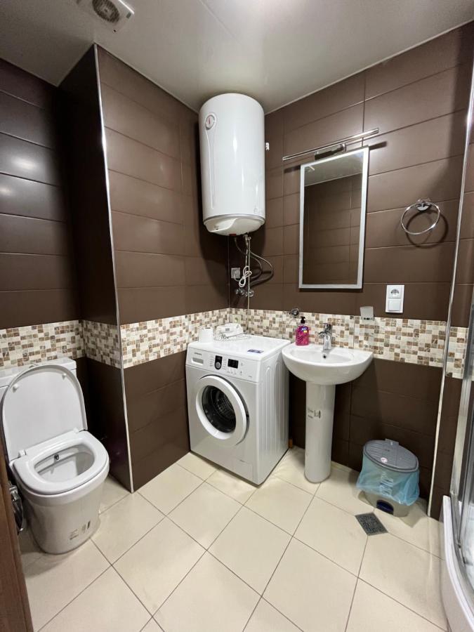 Sea View Studio Apartment In Orbi Residence Batumi Luaran gambar